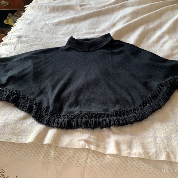 Poncho - Picture 1 of 4